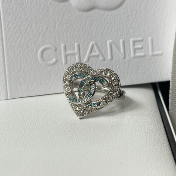 Chanel A16 Heart Ring | Ombre Blue Strass Crystals, CC, Rare Silver Statement, 6 - Picture 3 of 16